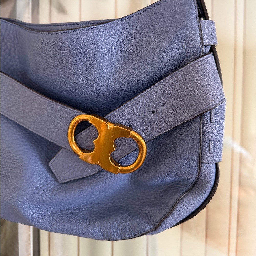 Tory Burch Gemini Link Blue Pebbled Leather Shoulder Bag with Gold Accents - Picture 2 of 12